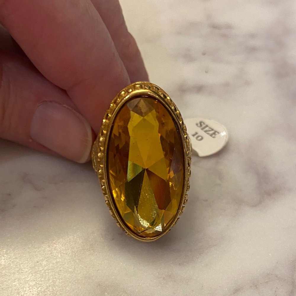Men’s Elegant Gold tone imitation Topaz Oval Ring